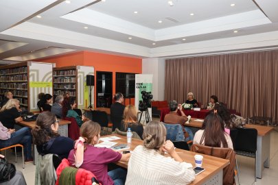 Defne Suman Nilüfer’de okurlarıyla buluştu