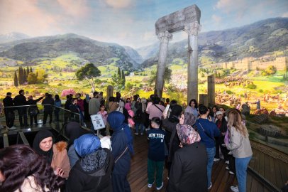 Panorama 1326 Bursa Fetih Müzesi ziyaretçi akınına uğruyor